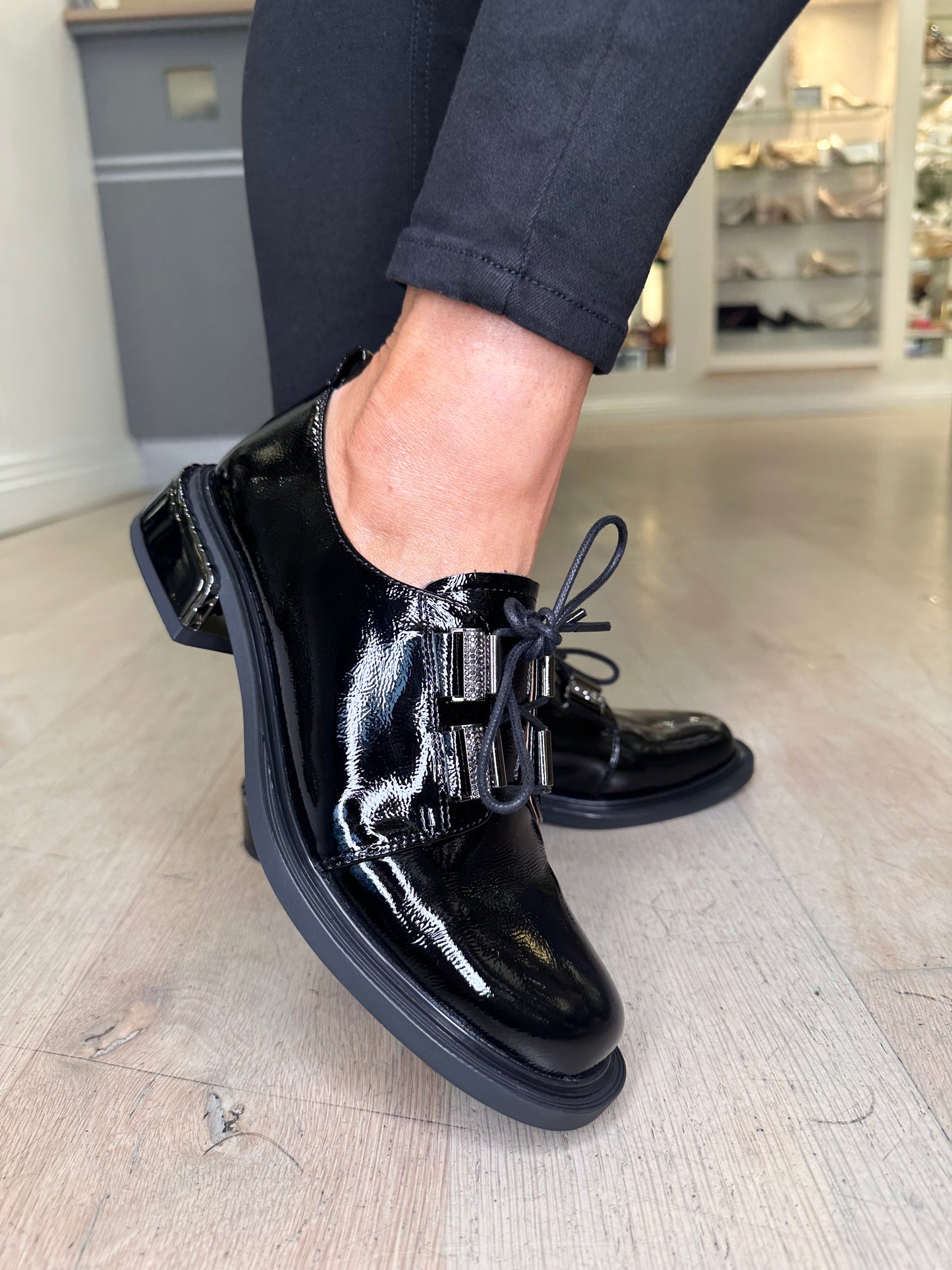 Loretta Vitale - Black Flexy Patent Lace Up Brogue