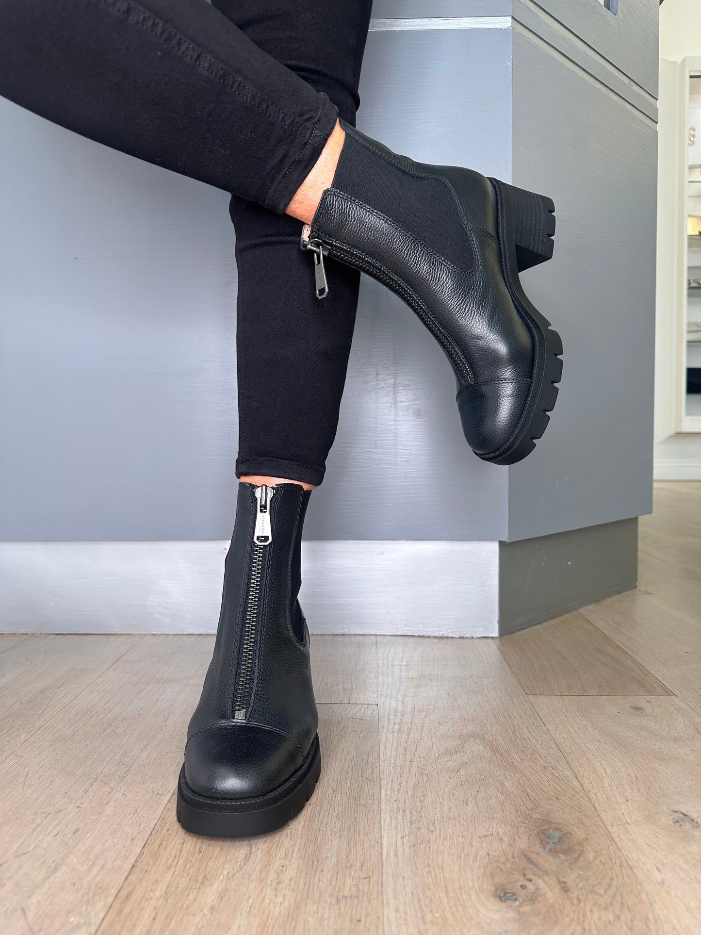 Hispanitas - Black Nappa Leather Block Heel Boot With Front Zip