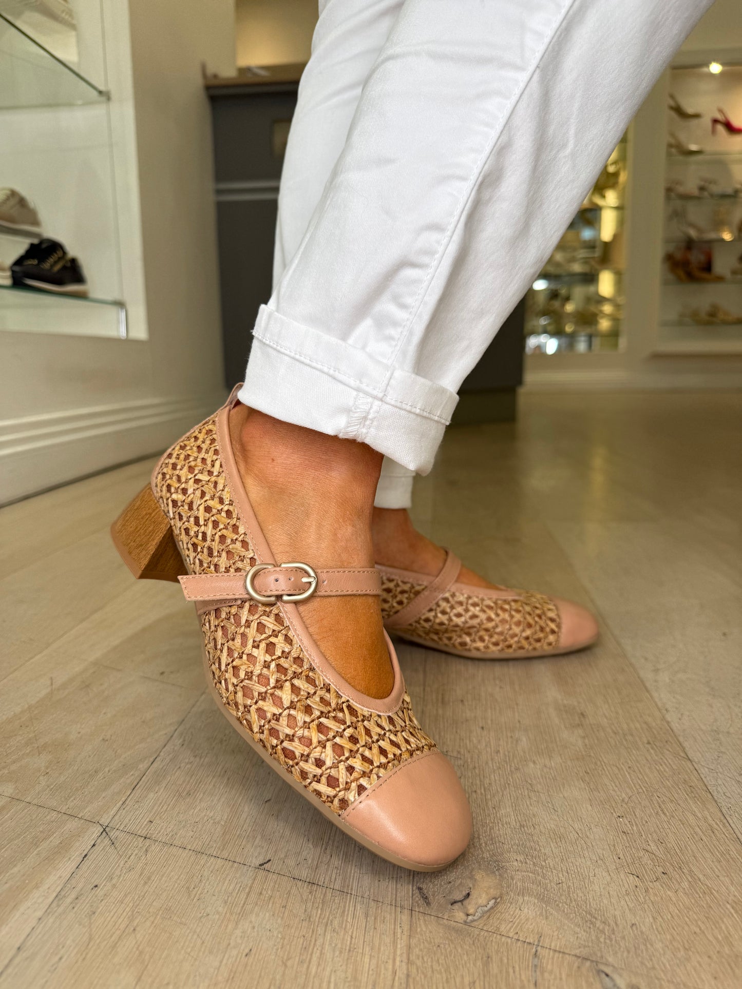 Hispanitas - Desert Hessian Mesh & Leather Mary Jane Pump With Heel