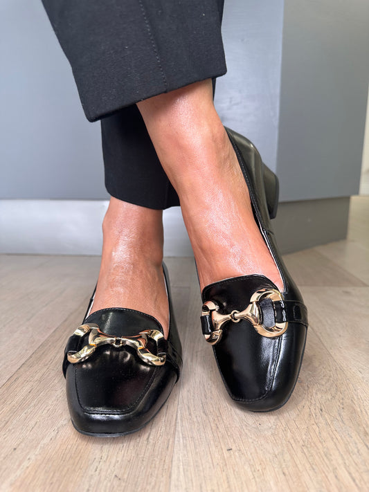Emis - Classic Black Loafer With Gold Chain Trim