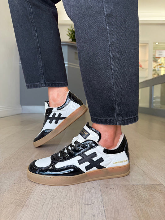 Another Trend - Black & White Flexy Patent Leather Trainer With Wollen Lining