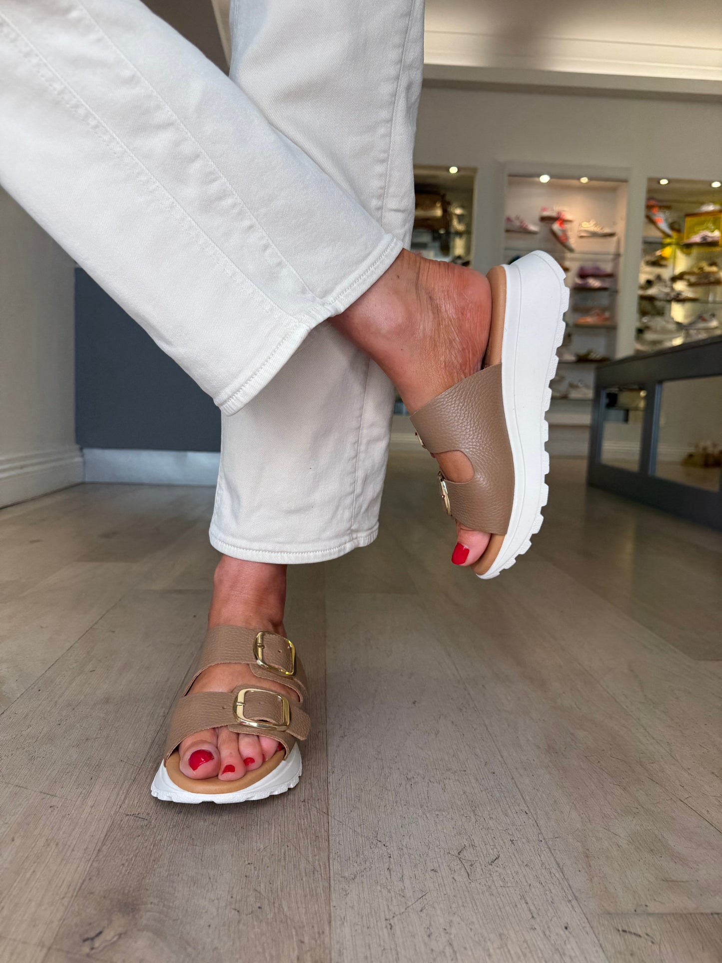 Oh My Sandals - Tan Chunky 2 Strap Slider