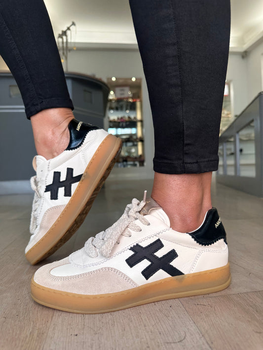 Another Trend (Alpe) - Off White & Beige Suede / Black Trim Trainer