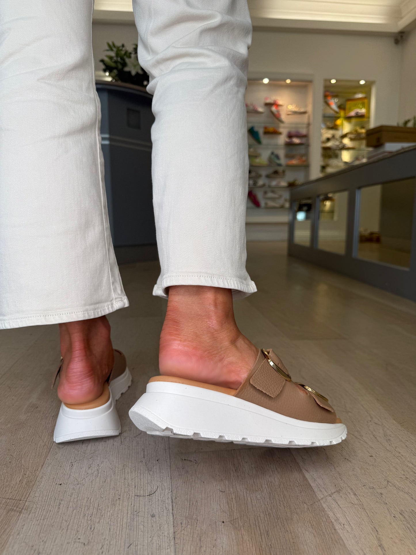 Oh My Sandals - Tan Chunky 2 Strap Slider