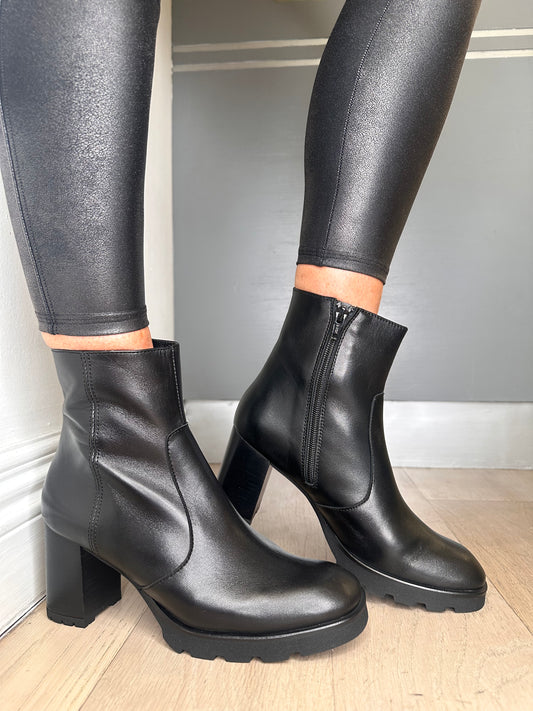 Marian - Black Leather Chunky Heel Boot