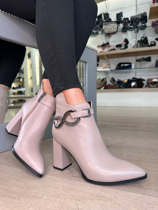 Loretta Vitale -Apricot/Nude Leather Pointy Toe Block Heel Boot