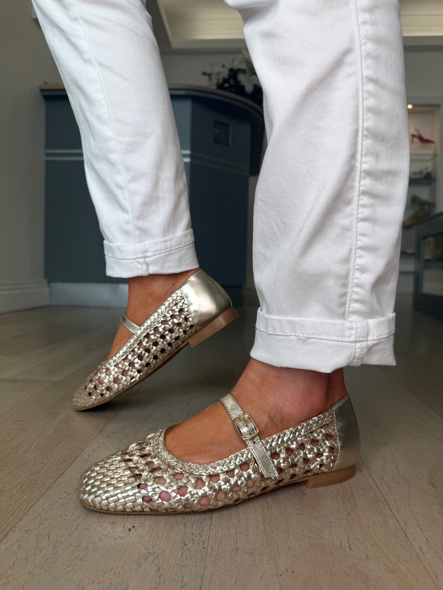 Repo - Metallic Gold Leather Weave Mary Jane Style Pomp