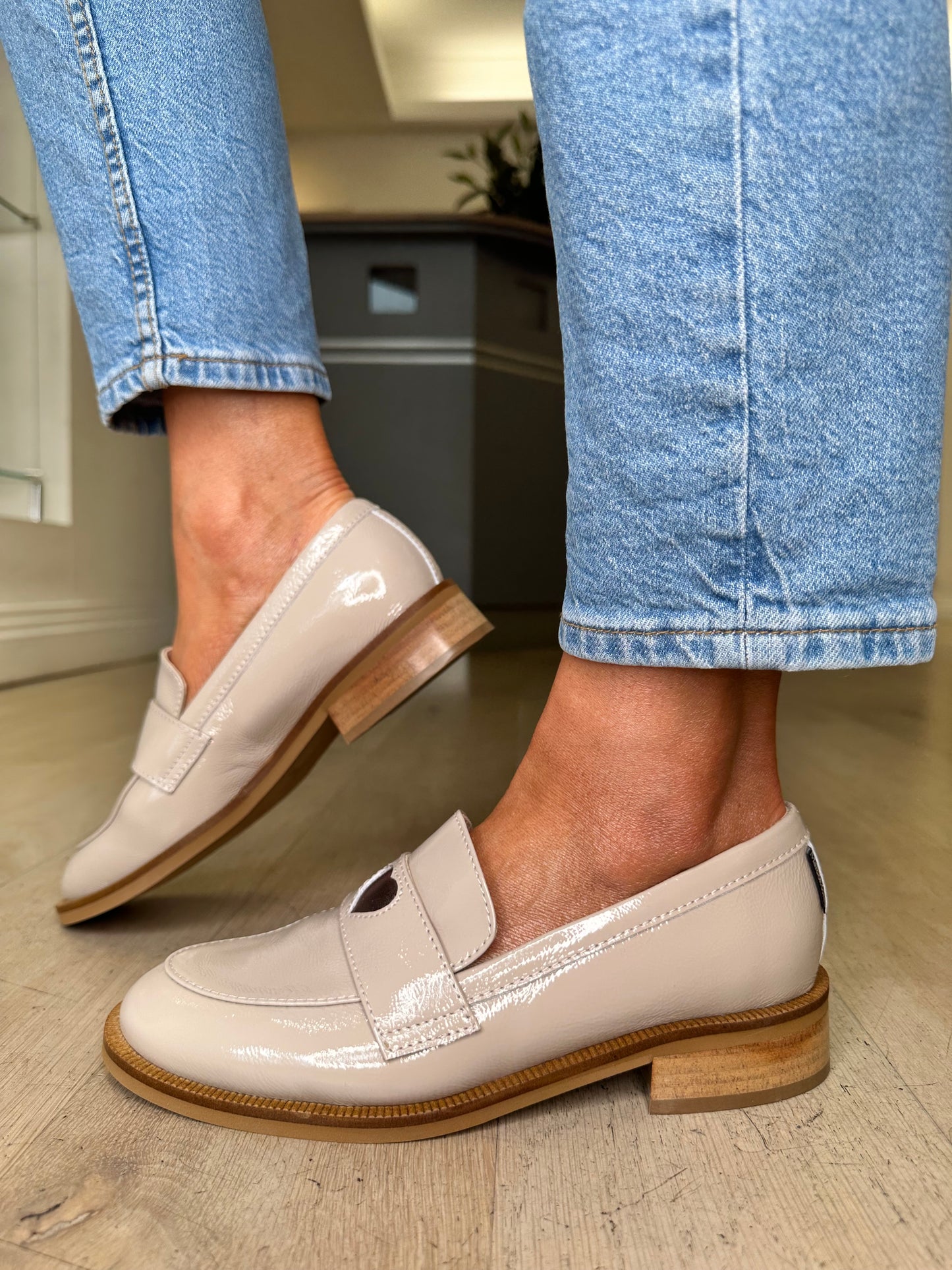 Marco Moreo - Taupe Flexy Patent Leather Loafer With A Bronze Heart Trim