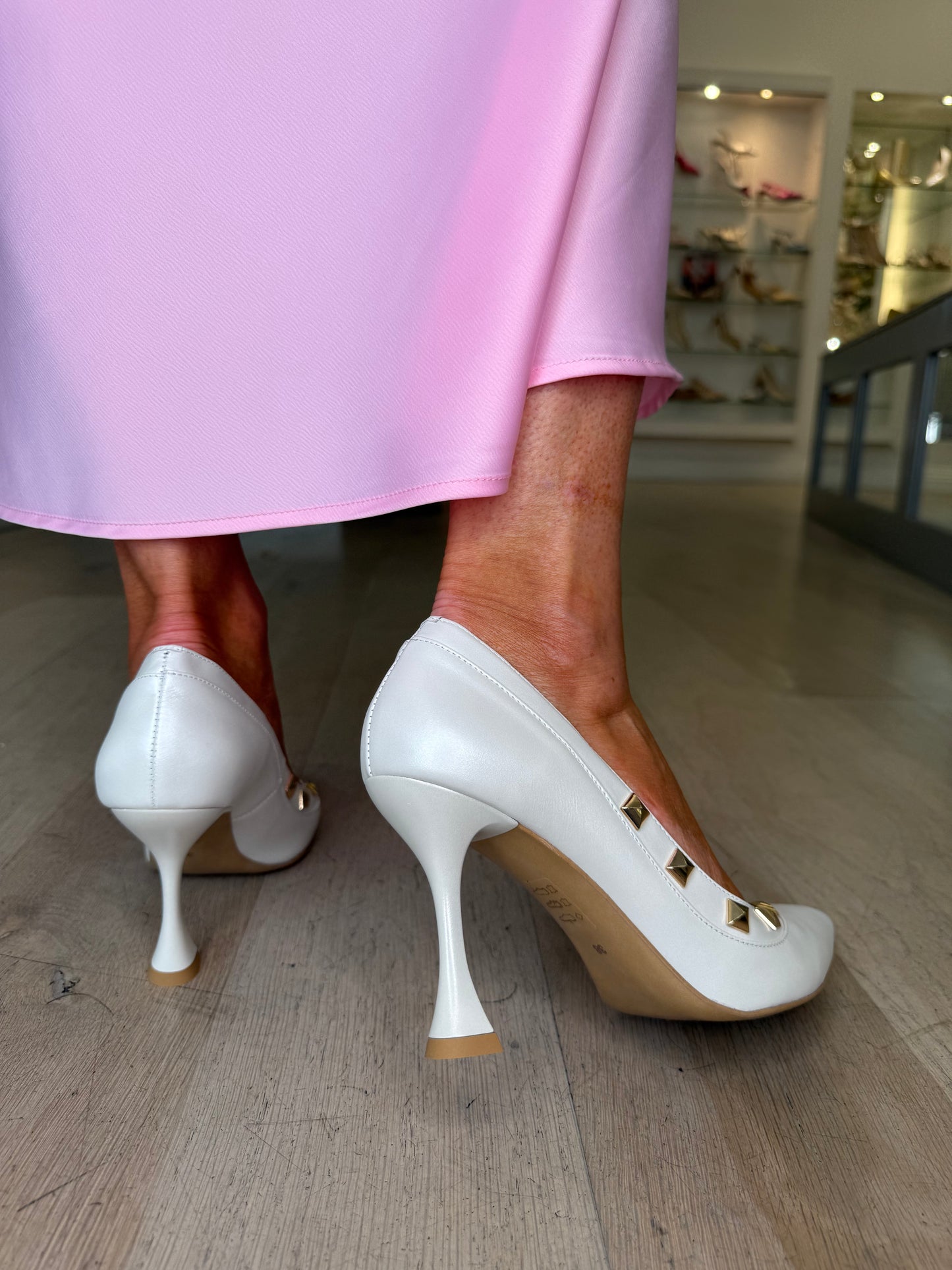 Emis - Pearlised White Pointy Toe Court Shoe With Gold Stud Trim