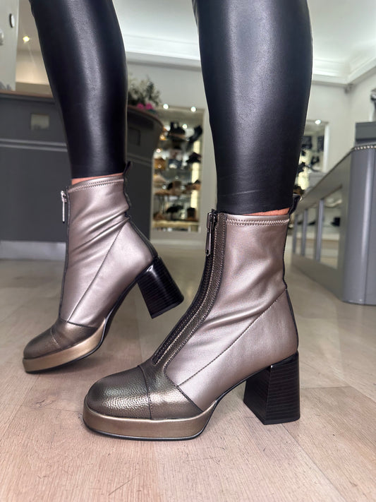 Hispanitas - Pewter Block Heel Boot