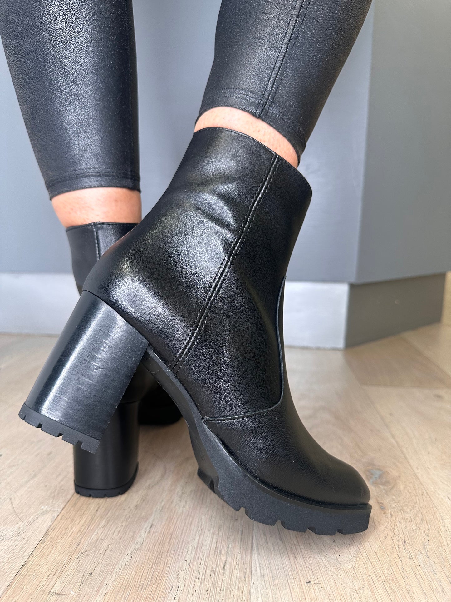 Marian - Black Leather Chunky Heel Boot