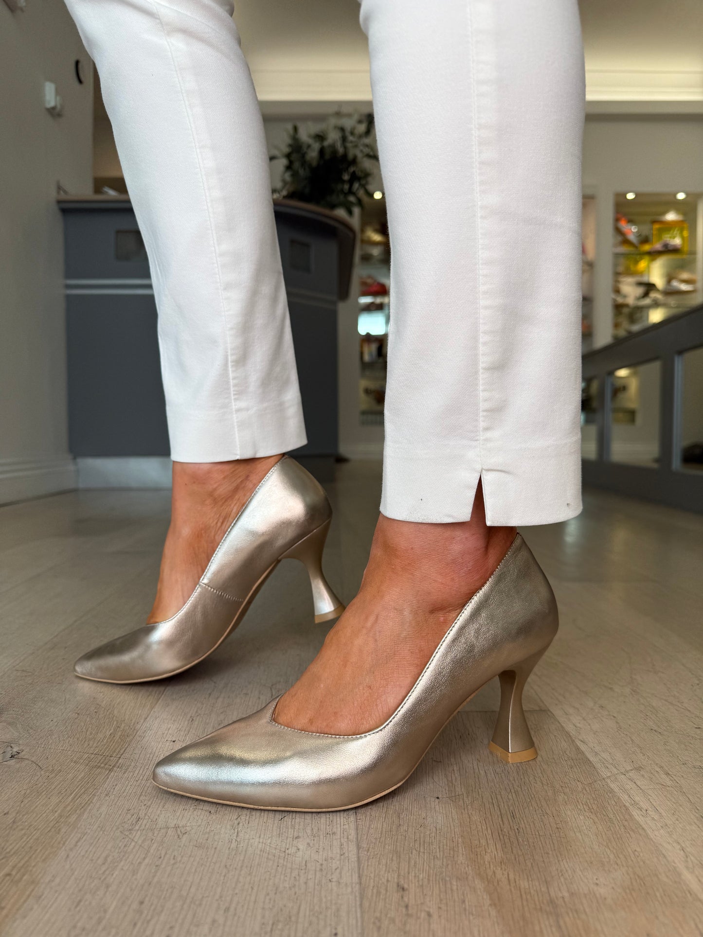 Emis -Soft Metallic Bronze Court Shoe With Medium Heel