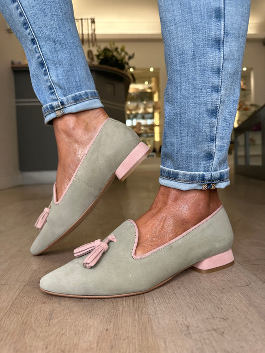 Dchicas (By Viguera) - Pale Green Suede Pointy Toe Pomp With Baby Pink Trim