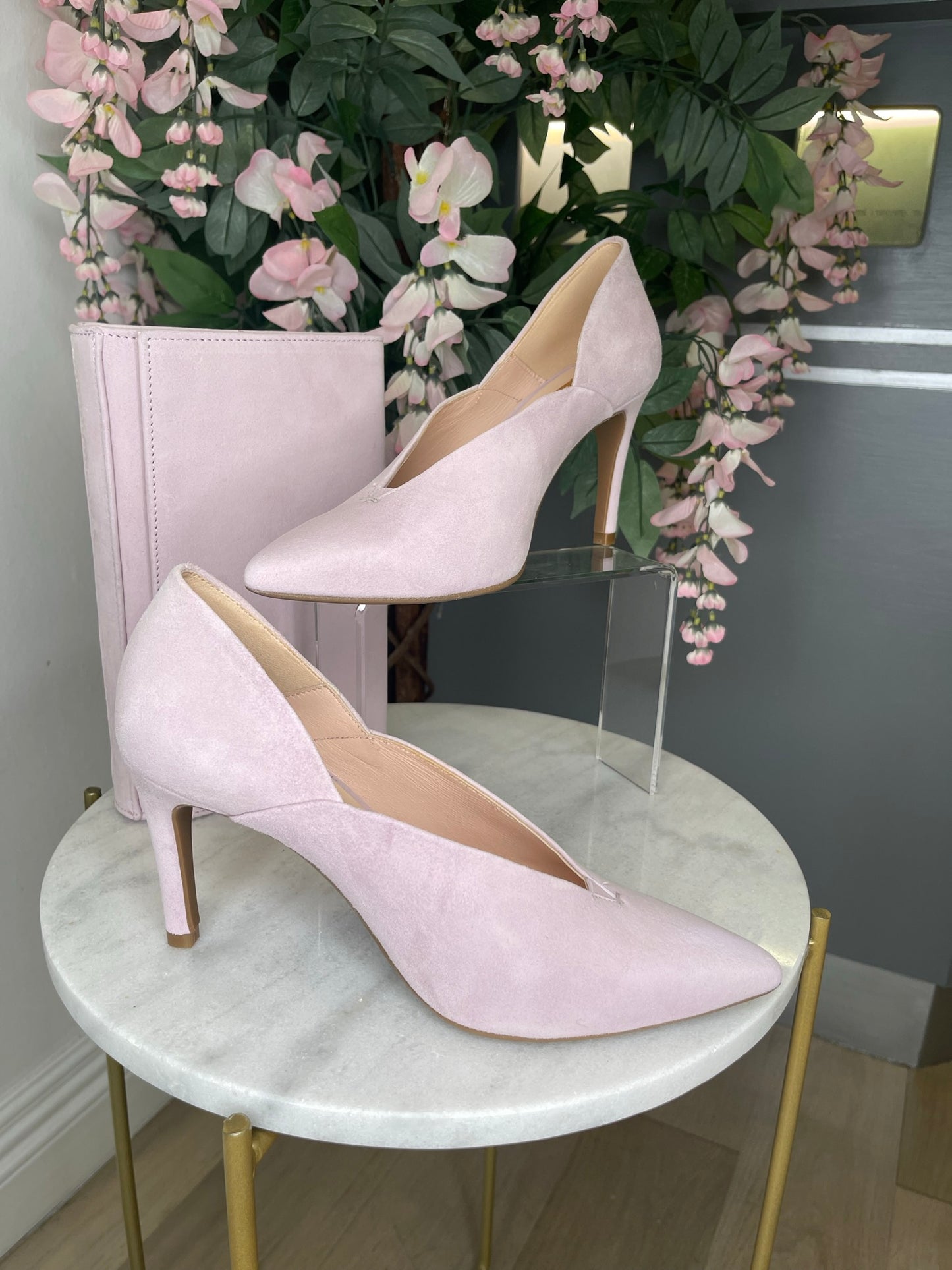 Marian – Soft Pink Suede Court Shoe 3313